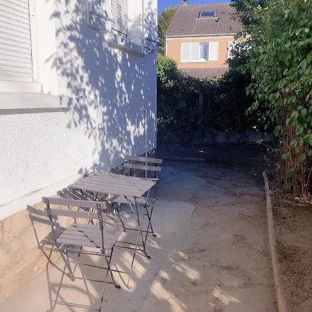 petite maison avec jardin dans banlieue de Paris Cormeilles-en-Parisis Extérieur photo