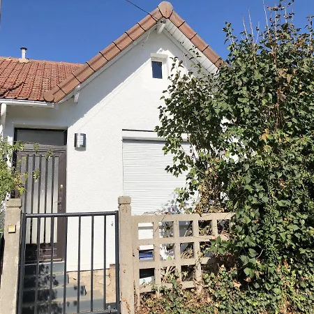 petite maison avec jardin dans banlieue de Paris Cormeilles-en-Parisis Extérieur photo